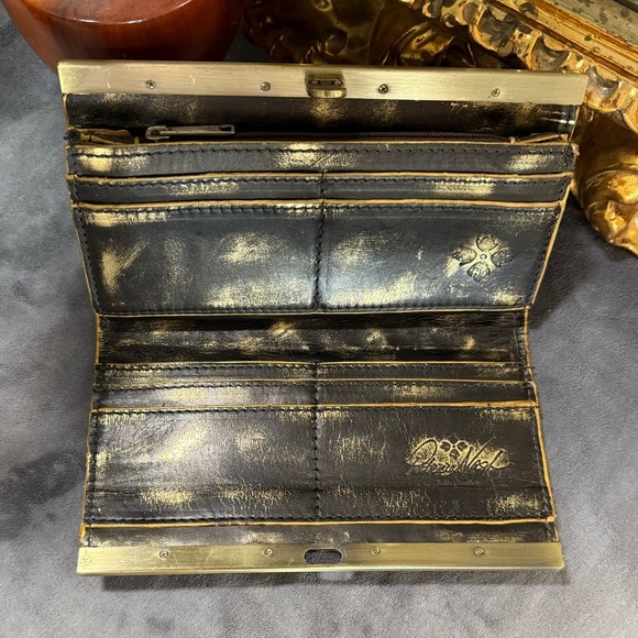 Patricia Nash Metallic Gold Embossed Floral Clutch / Wallet - Picture 3 of 8